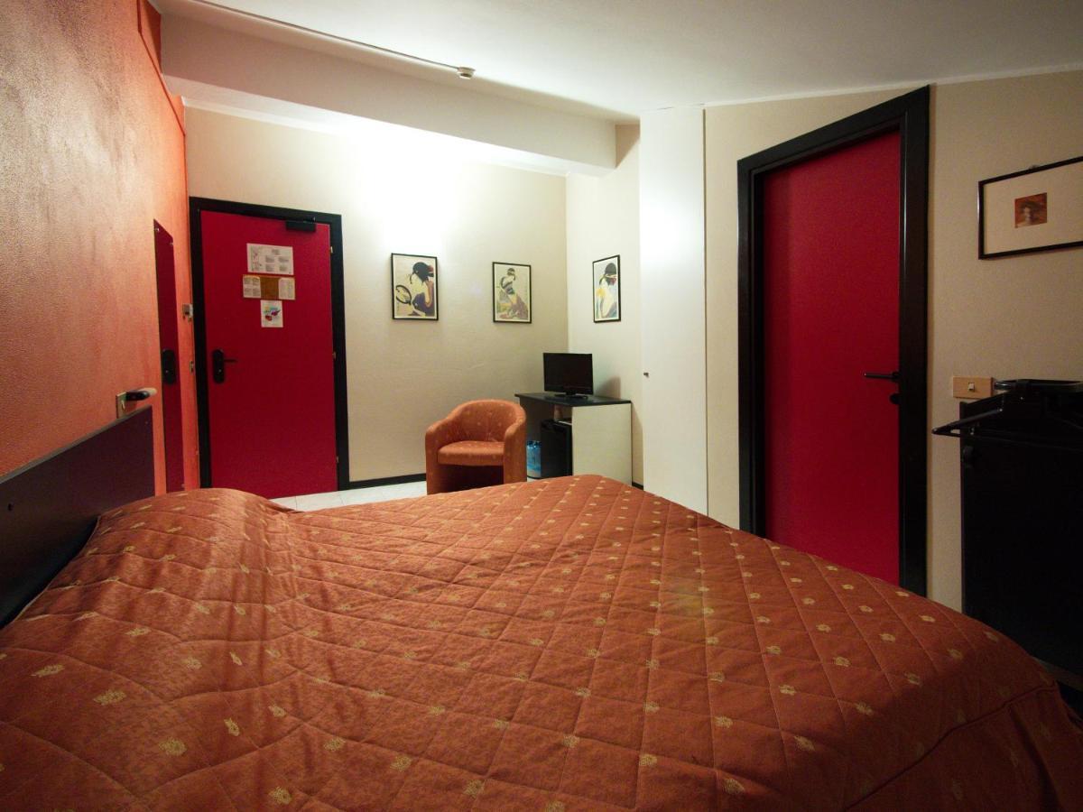 Hotel Versailles Colorno Kültér fotó