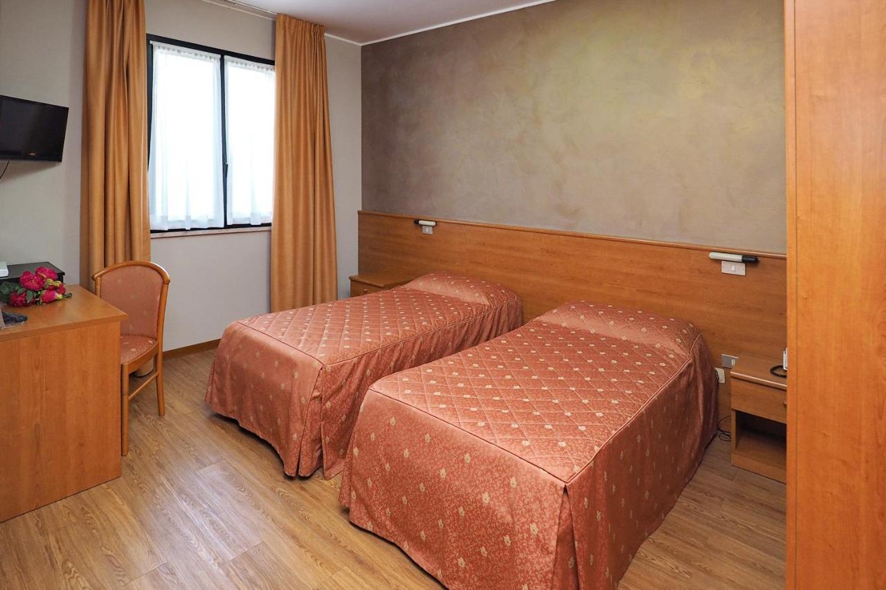 Hotel Versailles Colorno Kültér fotó
