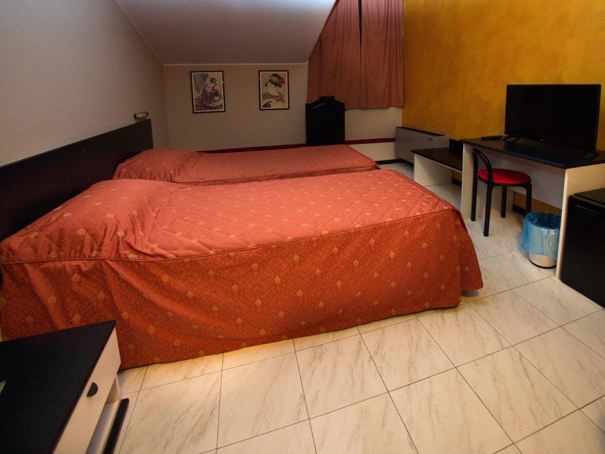 Hotel Versailles Colorno Kültér fotó